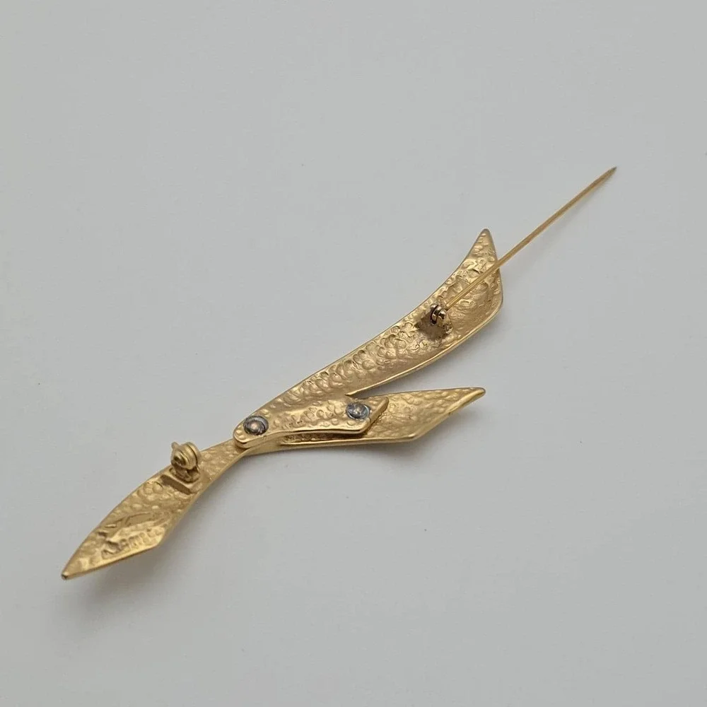 Vtg Signed TONA Brooch Pin Ribbon Striking Polished & Brushed Gold Plate 3.5
